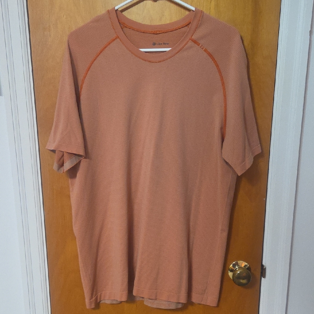 Lululemon Mens Large T Shirt